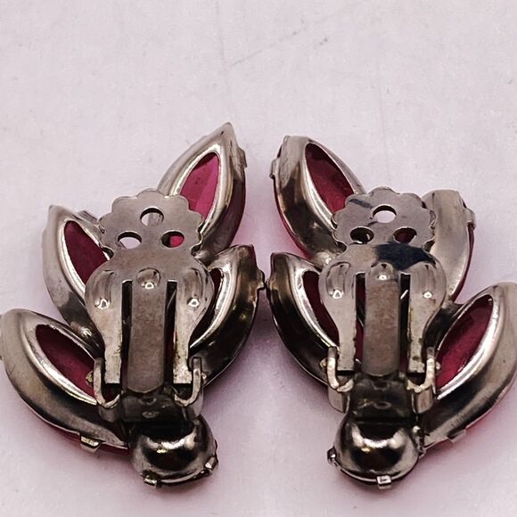 VTG  Fuchsia Pink Glass Rhinestone Silver Tone Clip Earrings statement fancy - Picture 4 of 5